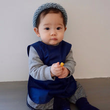 Load image into Gallery viewer, Minimalist / Solid Bapron Mama Yay! Bapron Toddler (6m - 3T),Black,Preschool (3-5 yrs),Black,Toddler (6m - 3T),Light Grey,Preschool (3-5 yrs),Light Grey,Toddler (6m - 3T),Teal,Preschool (3-5 yrs),Teal,Toddler (6m - 3T),Navy,Preschool (3-5 yrs),Navy Bib Bapron BapronBaby BLW Baby Led Weaning Toddler Feeding