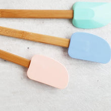 Load image into Gallery viewer, Spatula Mama Yay! Spatula Blue,Peach Bib Bapron BapronBaby BLW Baby Led Weaning Toddler Feeding