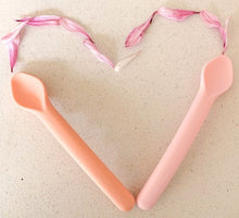 Load image into Gallery viewer, Chewy Spoons Mama Yay! Chewy Spoons Blue & Grey,Mint & Teal,Peach & Pink Bib Bapron BapronBaby BLW Baby Led Weaning Toddler Feeding